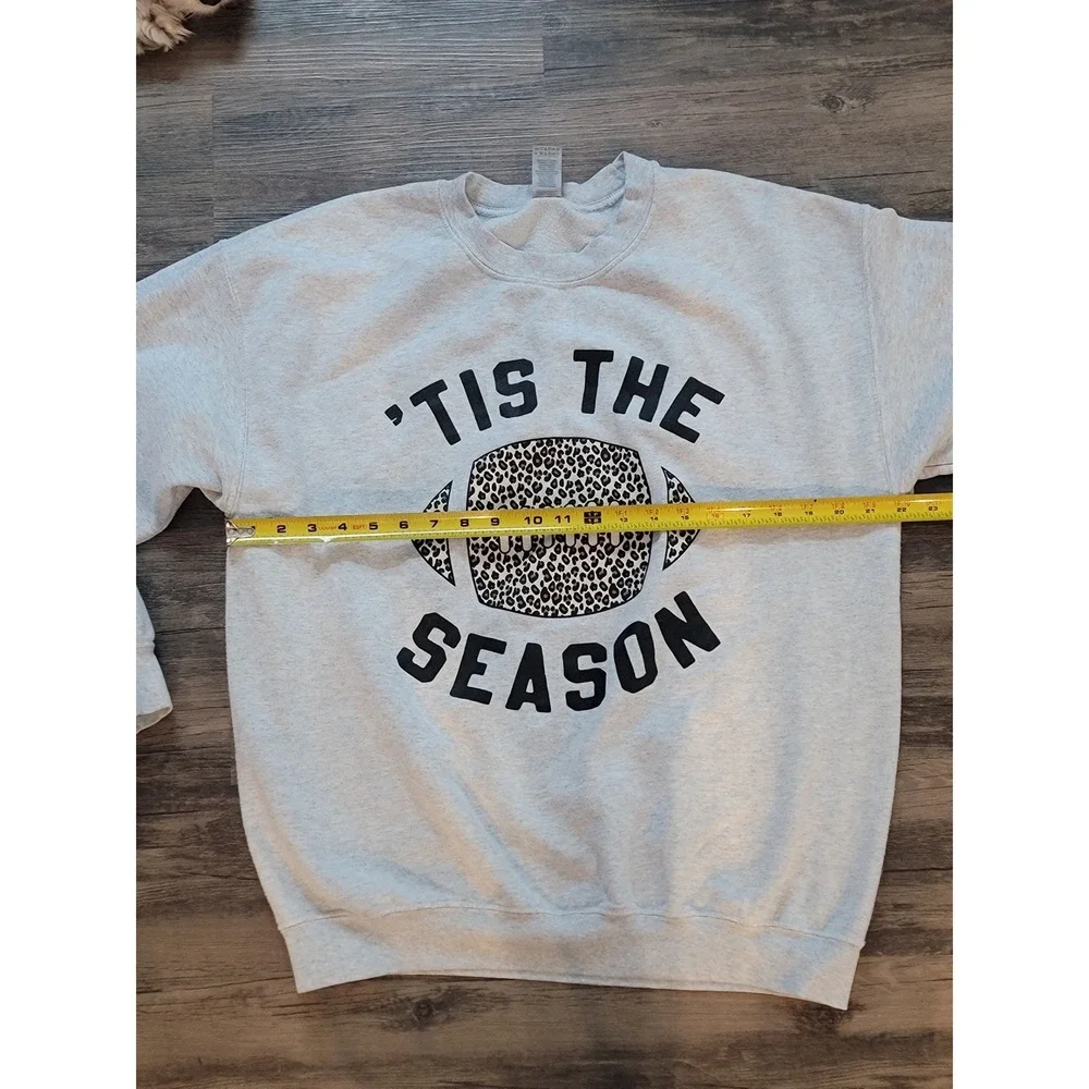 Gildan Heavy Blend Tis The Season Football Leopard Print Sweatshirt Gray Large - Picture 6 of 7